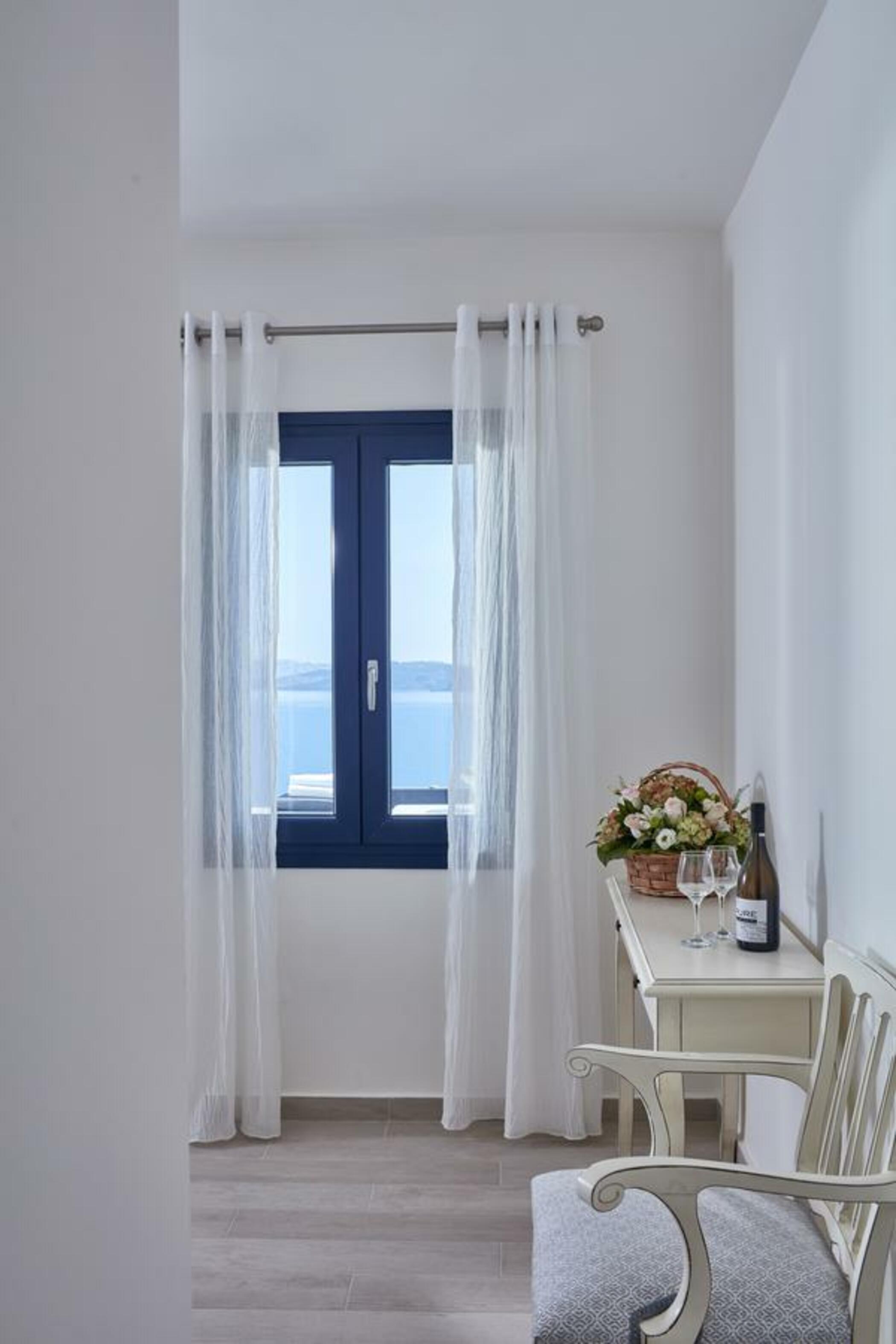 La Maltese Oia Luxury Suites Exterior photo