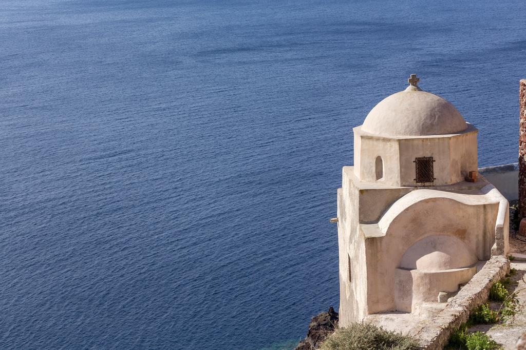 La Maltese Oia Luxury Suites Exterior photo