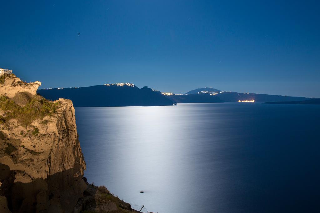 La Maltese Oia Luxury Suites Exterior photo